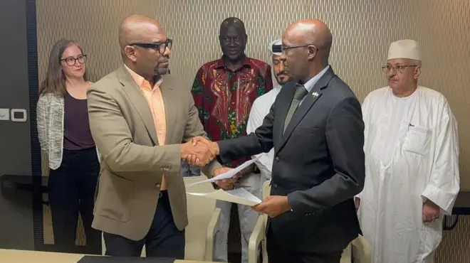 Intumwa ya Kinshasa n'iya M23 bahana ibiganza nyuma yo gusinya ku bwumvikane bwo gushyiraho urwego rw'ubugenzuzi ku kubahiriza agahenge