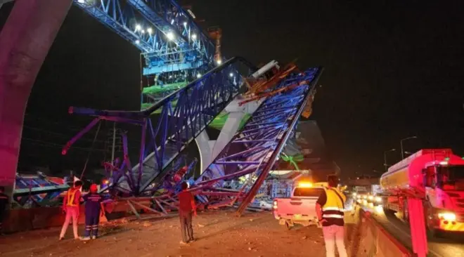 မနက် ၄ နာရီဝန်းကျင်မှာ ပြိုကျသွားတဲ့ ဆောက်လက်စတံတားလုပ်ငန်းခွင်