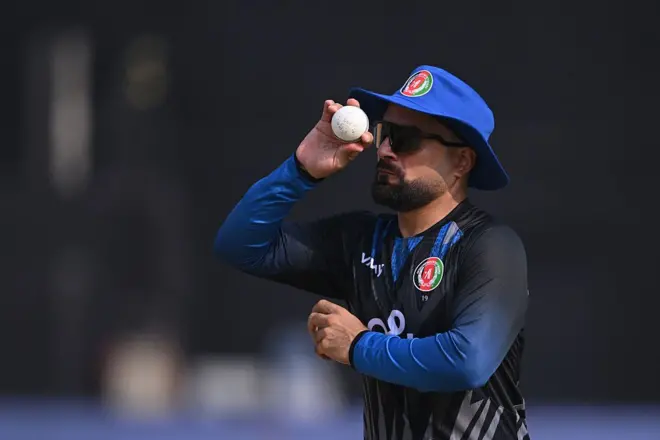 راشد خان بال په لاس