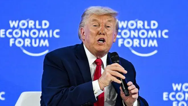 دونالد ترامپ گفت بدون بمباران ایران، کشورهای منطقه پای توافق صلح غزه را امضا نمی‌کردند چرا که آنها «زیر ابرهای سیاه» ایران بودند