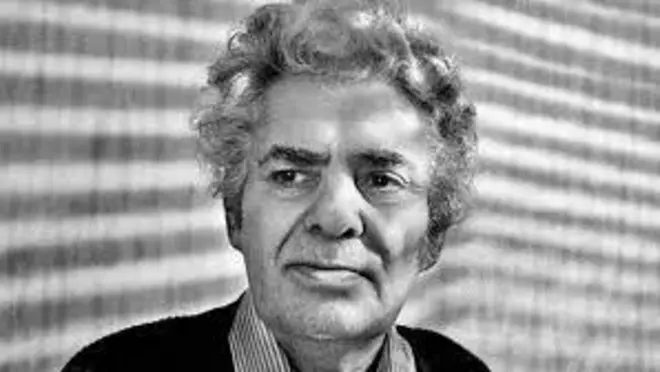 بارها در محافل ادبی داخل ایران از نویسندگان و شاعرانی چون صادق هدایت، احمد شاملو یا محمود دولتآبادی به عنوان نویسندگانی که شایستگی دریافت چنین جایزهای را داشتهاند، نام برده شده است