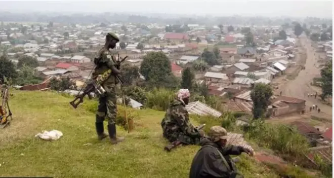 Abarwanyi ba M23 mu 2012 bari hejuru y'umujyi wa Bunagana