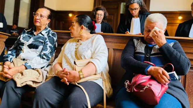 Batatu mu bagore batanu bareze leta y'Ububiligi kubahohotera mu kubaka ku nguvu ba nyina b'abanye-Congo