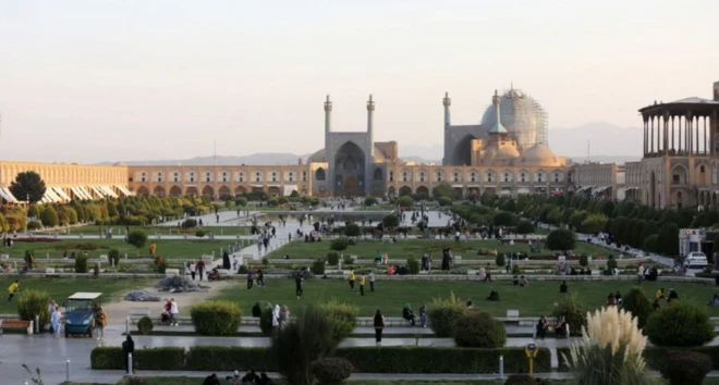 ඊශ්‍රායලය විසින් මිසයිලයක් ඉරානයට වෙත එල්ල කොට ඇති බව එක්සත් ජනපද නිලධාරීන් BBC හි හවුල්කාර සේවාවක් වන CBS ප්‍රවෘත්ති වෙත පවසා තිබේ.