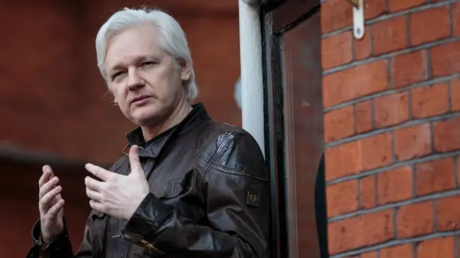 Julia Assange on the balcony of the Ecuadorian embassy in London