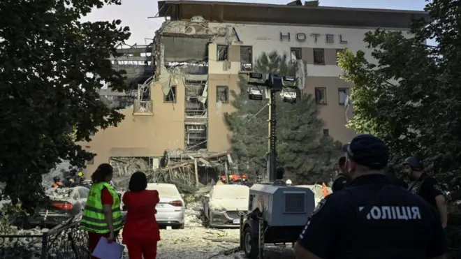 Наслідки удару по готелю в Кривому Розі, Рейкарц Аврора