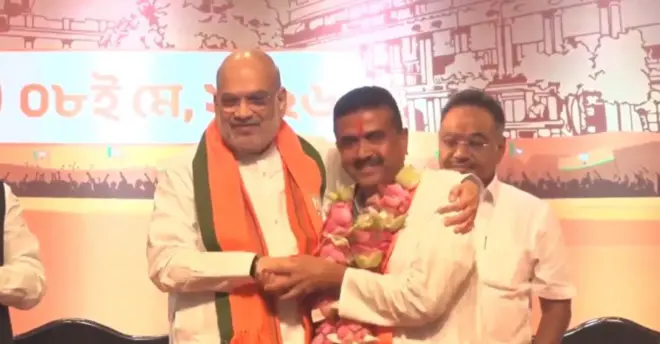 পশ্চিমবঙ্গের মুখ্যমন্ত্রী হিসাবে শুক্রবার শুভেন্দু অধিকারীর নাম ঘোষণা করা হয়েছে। 