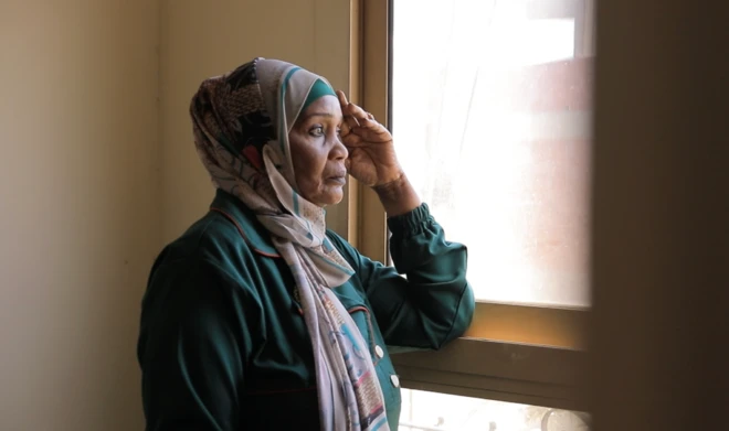 اضطرت سعدية لترك منزلها، والانتقال مع أطفالها الأربعة للإقامة لدى أقاربها منذ ثلاثة أشهر، بعد أن عجزت عن دفع إيجار المنزل.