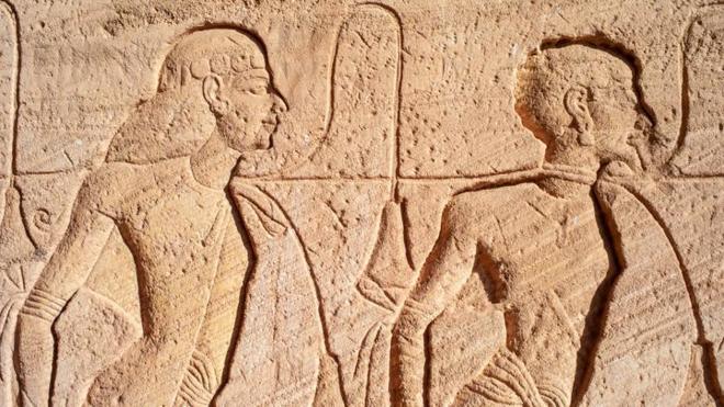 Gravuraaposta jogos de amanharelevo ilustra uma filaaposta jogos de amanhaprisioneiros no Templo do Solaposta jogos de amanhaAbu Simbel, no Egito