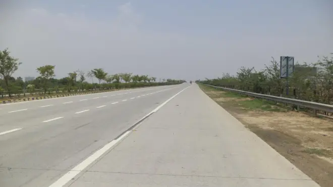 सिमेंट रस्ता