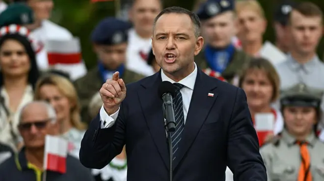 Кароль Навроцький заявив, що Польща має "рішуче реагувати"