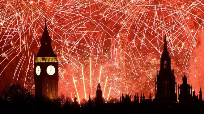 Новогодний салют в Лондоне