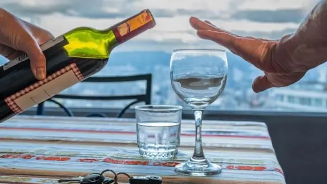 दारू प्यायचं थांबवलं की तुमच्या लिव्हरचं काय होतं?