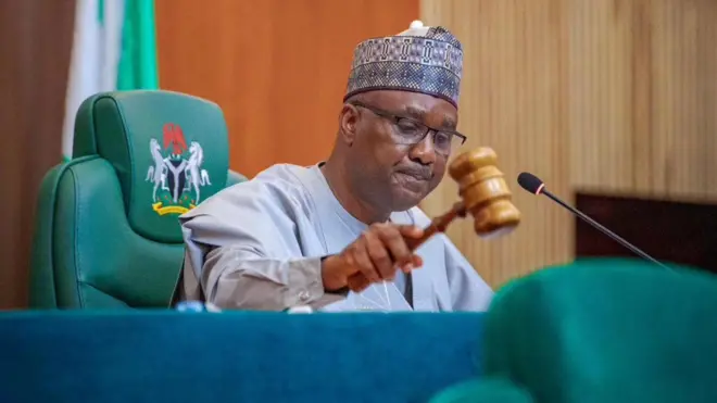 Aworan Tajudeen Abbas, adari ile aṣoju-
sofin l'Abuja