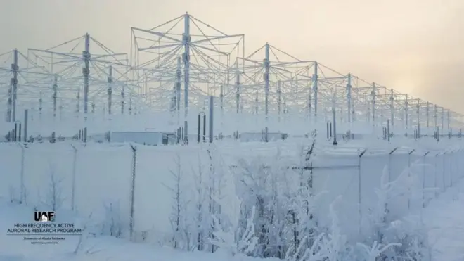 Antenas do Haarp na cidaderoleta decisivaGakona, no Alasca