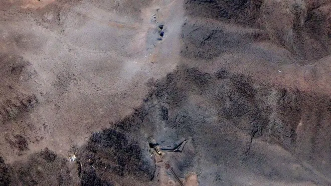 تصاویر ماهواره‌ای شرکت مکسار که در ۲۹ ژوئن / ۸ تیر گرفته است، نشان می‌دهد که ماشین‌آلات سنگین در فردو در حال فعالیت هستند