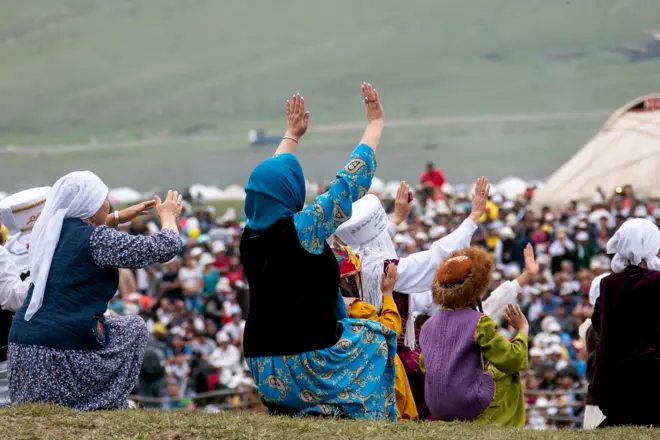 Улуттук коопсуздук боюнча мамлекеттик комитет (УКМК) жапырт иш-чараларды – концерт, форум, спорттук мелдеш, жарманке жана жыйындардын башка түрлөрүн алдын ала мамлекеттик органдар менен макулдашуу тартибин киргизүүнү сунуштады