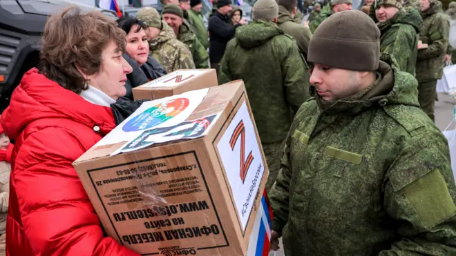 Передача гуманитарной помощи в Ростовской области
