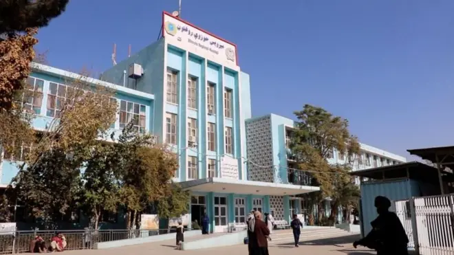 شفاخانه میرویس در کندهار بزرگترین مرکز درمانی جنوب افغانستان است که پس از کاهش کمک‌ها با مشکلات مالی مواجه است