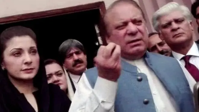 اسلام آباد میں احتساب عدالت میں پیشی کے بعد سابق وزیراعظم محمد نواز شریف نے کہا ہے کہ ایسا لگ رہا ہے کہ انھیں سزا دی نہیں جا رہی دلوائی جا رہی ہے۔