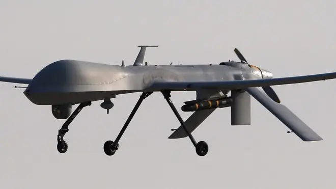 ሓራምዝን ራይኖታትን፡ ብሰንኪ ዘይሕጋዊ ሃደን ኣብ ሓደጋ ዝወደቑ እንስሳት ዘገዳም እዮም። ኣብቲ ዘይሕጋዊ ሃደን ንዝወፍሩ ኣካለት ንምቁፅፃር፡ ሰብ ኣልቦ ነፈርቲ ኣብ ኣገልግሎት ክውዕላ ጀሚረን ኣለዋ።