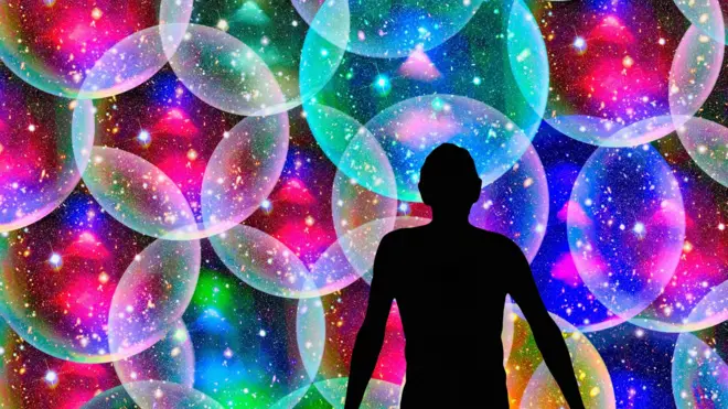 Illustration conceptuelle montrant la silhouette de dos d'un homme regardant de nombreux cercles colorés se chevauchant devant lui, chacun rempli d'étoiles et d'autres petits objets brillants.