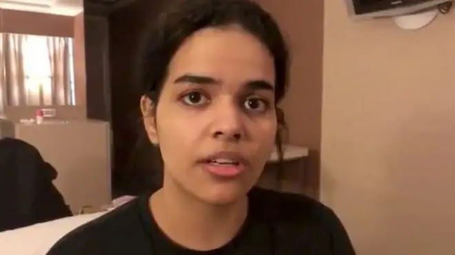 Rahaf al Qunun compartió su caso vía redes sociales, logrando la atención de periodistas y Human Right Watch.