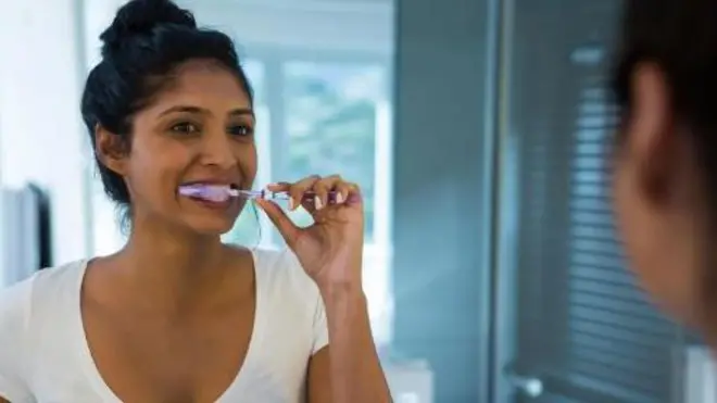 పళ్లు ఎలా తోముకోవాలి