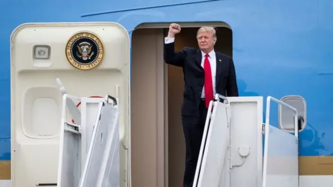 Donald Trump amlaumu Obama kwa kudukua simu yake