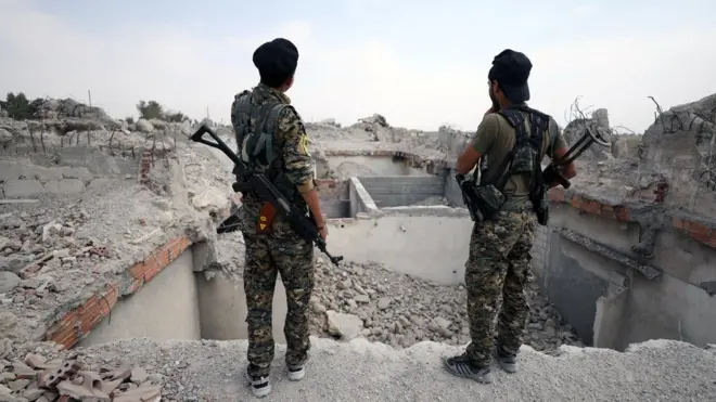 تحالف "قوات سوريا الديمقراطية" يقول إنه لن يبقى مكتوف الأيدي
