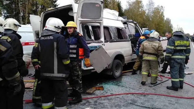 МЧС опубликовало фотографии с места автокатастрофы