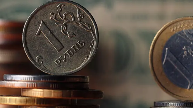 Доходы населения и оборот розничной торговли вновь начали снижаться в октябре