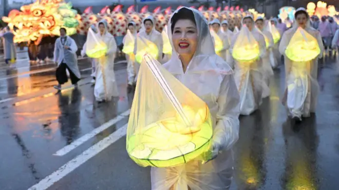 رژه فانوس‌‌ها به استقبال سالروز تولد بودا در کره جنوبی