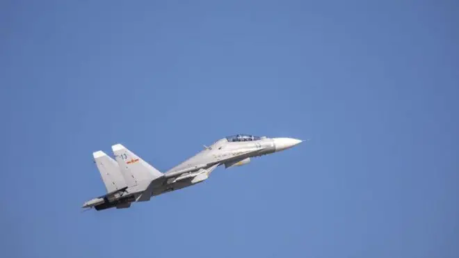 Çin savaş uçağı (Arşiv)