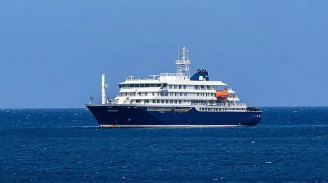 El crucero M.V. Hondius en el mar. 