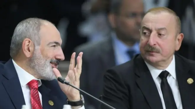 Ermenistan lideri Paşinyan ve Azerbaycan lideri Aliyev