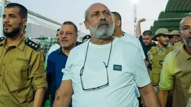 عبدالغني الككلي بين قواته في طرابلس 