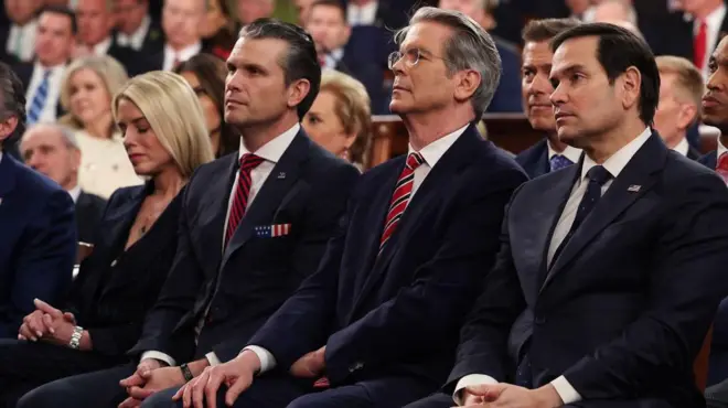 Глава Пентагону Піт Гегсет, міністр економіки Скотт Бессент та держсекретар Марко Рубіо слухають промову Трампа у Конгресі