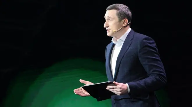  Олексій Чернишов (на той момент Міністр розвитку громад та територій) під час виступу на презентації нових цифрових послуг "Diia Summit", у Києві, 8 лютого 2022 року