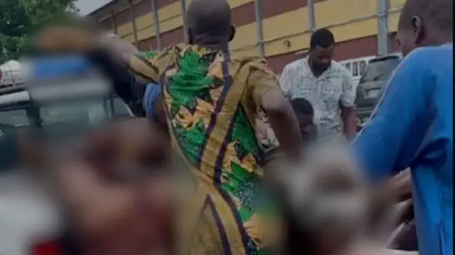 Foto gosiri ebe a na-ebuba ndị ahụ 