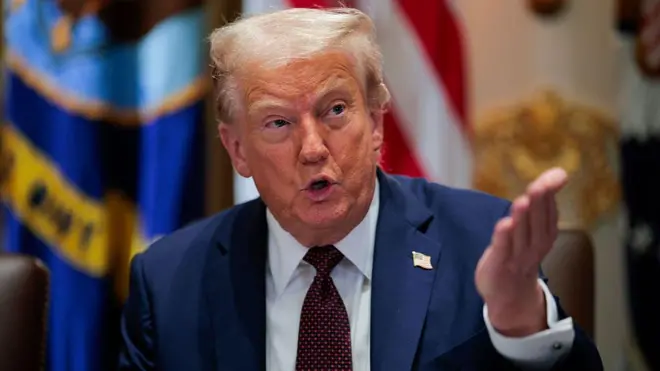 Дональд Трамп у кабінеті