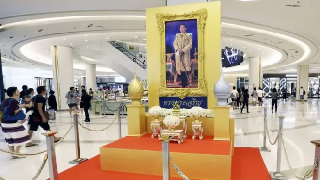 ဘုရင် ဝိချရာ လောင်ကွန်း ဆန္ဒ အတိုင်း အခြေခံ ဥပဒေ ပြင်မယ်။