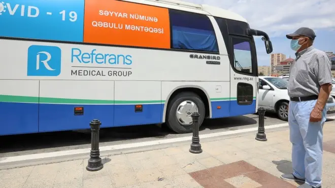 Üzü maskalı kişi