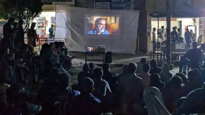 మోదీ డాక్యుమెంటరీ ప్రదర్శన