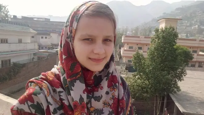 حرا په خپله سیمه کې د ماشومانو د حقونو لپاره کار کوي.