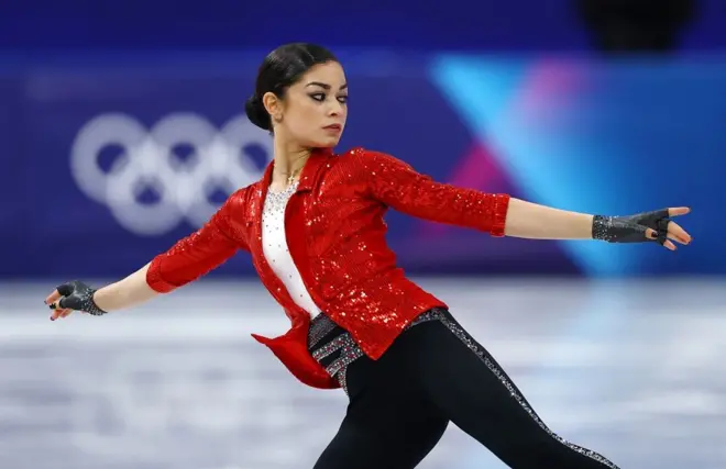 Adelija Petrosjan iz Rusije nastupa u kratkom programu ženskog singla na takmičenju u umetničkom klizanju na Olimpijskim igrama u Milanu