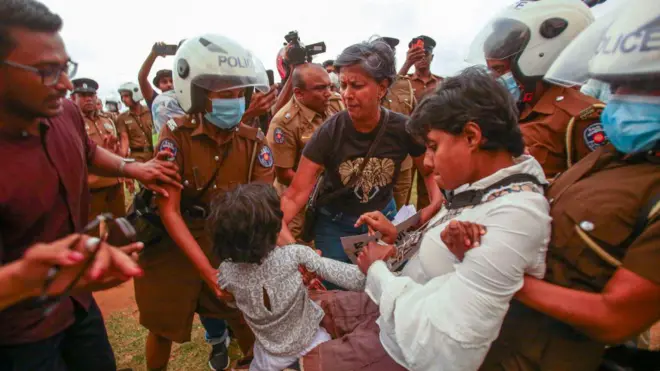 Arresting a protester during a protest