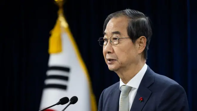 လွှတ်တော်ဆုံးဖြတ်ချက်ကို လက်ခံတယ်၊ တာဝန်တွေ ချက်ခြင်း ရပ်ဆိုင်းပေးမယ်လို့ မစ္စတာ ဟန်းပြော