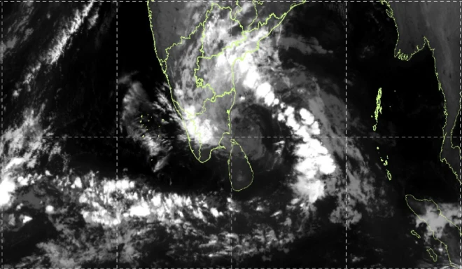 திட்வா புயலின் நிலையைக் காட்டும் இந்திய வானிலை ஆய்வு மைய இணையதள வரைபடம்.