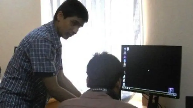 سریکانت بولا اپنی نوجوانی کے دور میں اپنے ادارے سمنوے کے کمپیوٹر ٹریننگ سینٹر میں